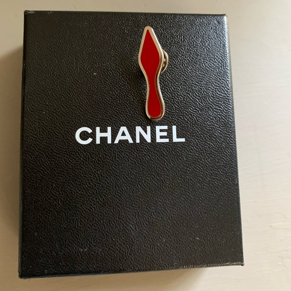 Christian Louboutin pin ❤️